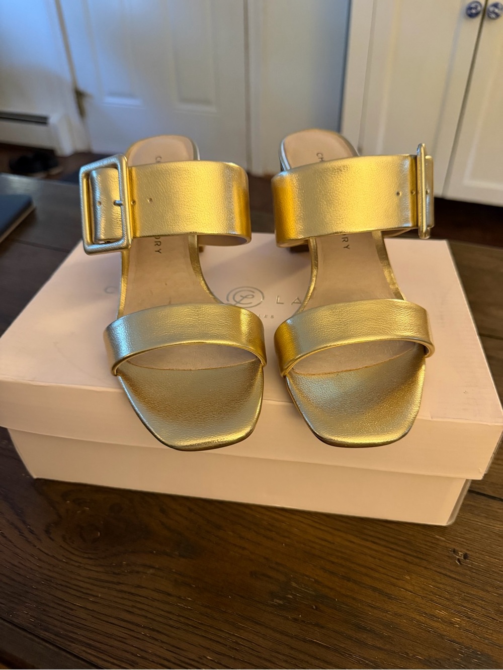Chinese Laundry Yippy Metallic Gold Heeled Sandals – Size 7.5 – NIB